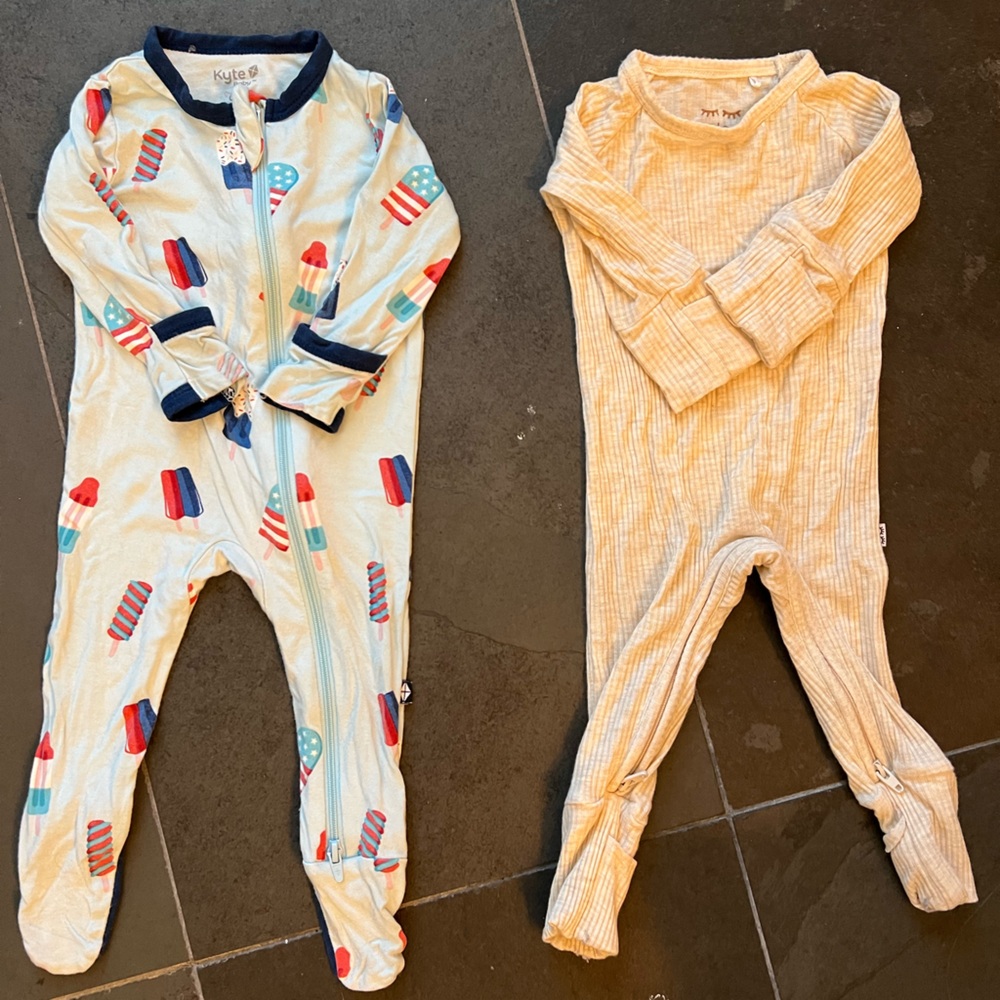 Kyte Baby, Little Sleepies 0-3 jammies. Cream and light blue popsicles patriotic